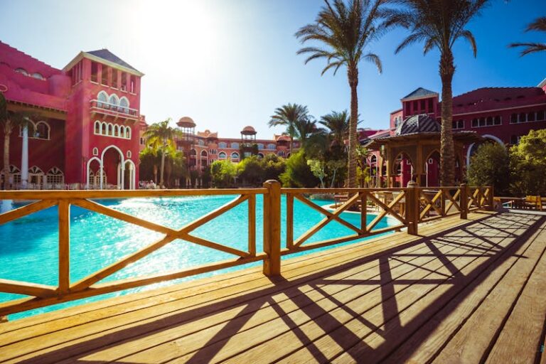 How Holiday Projectors Work: A Fun Guide to Magical Light Displays